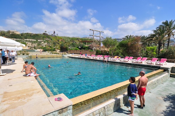 Easter Celebration At Edde Sands